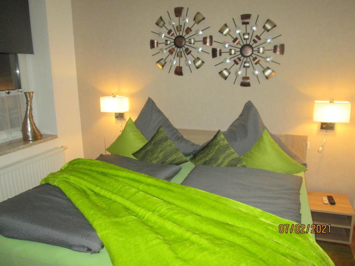 Zentrale-Ruhige Ferienwohnung Райхенбах-ім-Фогтланд Екстер'єр фото